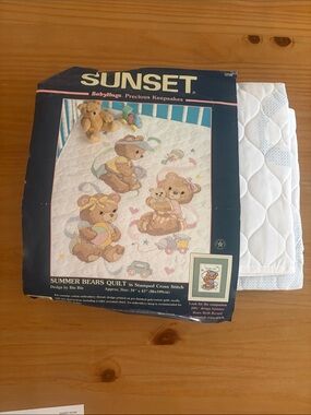 Sunset Summer Bears Quilt - White w/Multicolor Bear Design (thread not included)